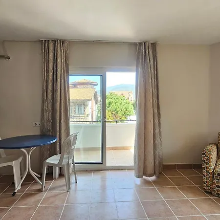 Selenya Aparthotel 3*