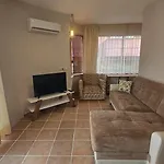 Selenya 公寓式酒店 马尔马里斯