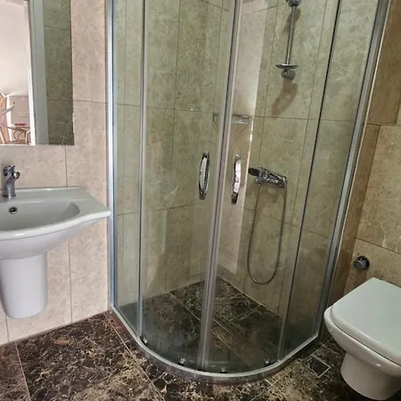 Selenya 아파트호텔 말마리스