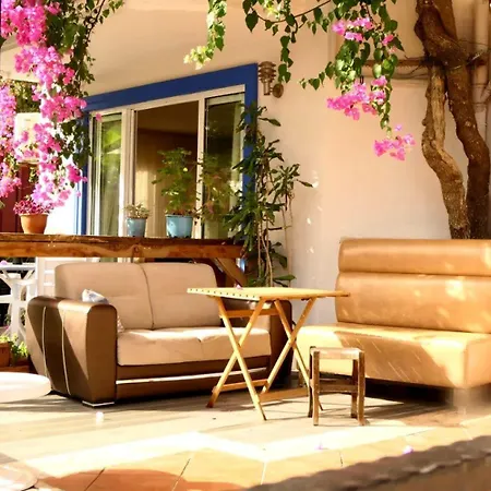 Selenya 아파트호텔 말마리스