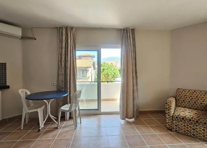 Selenya Aparthotel 3*
